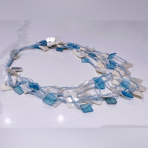 Romantic Sea Color Shell Necklace, Brand New! - Picture 4 of 7